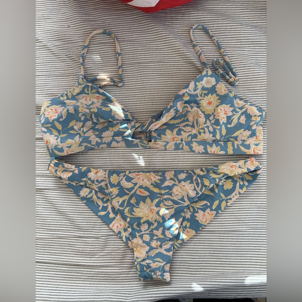 Billabong Bikini Set - size L
